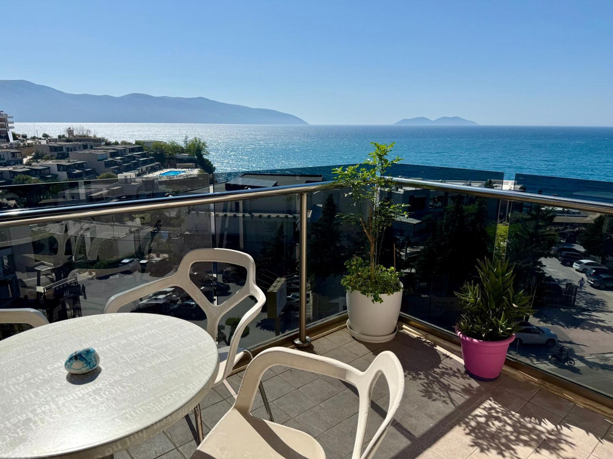 Spectacular Seaview Apartment Vlore Exterior photo