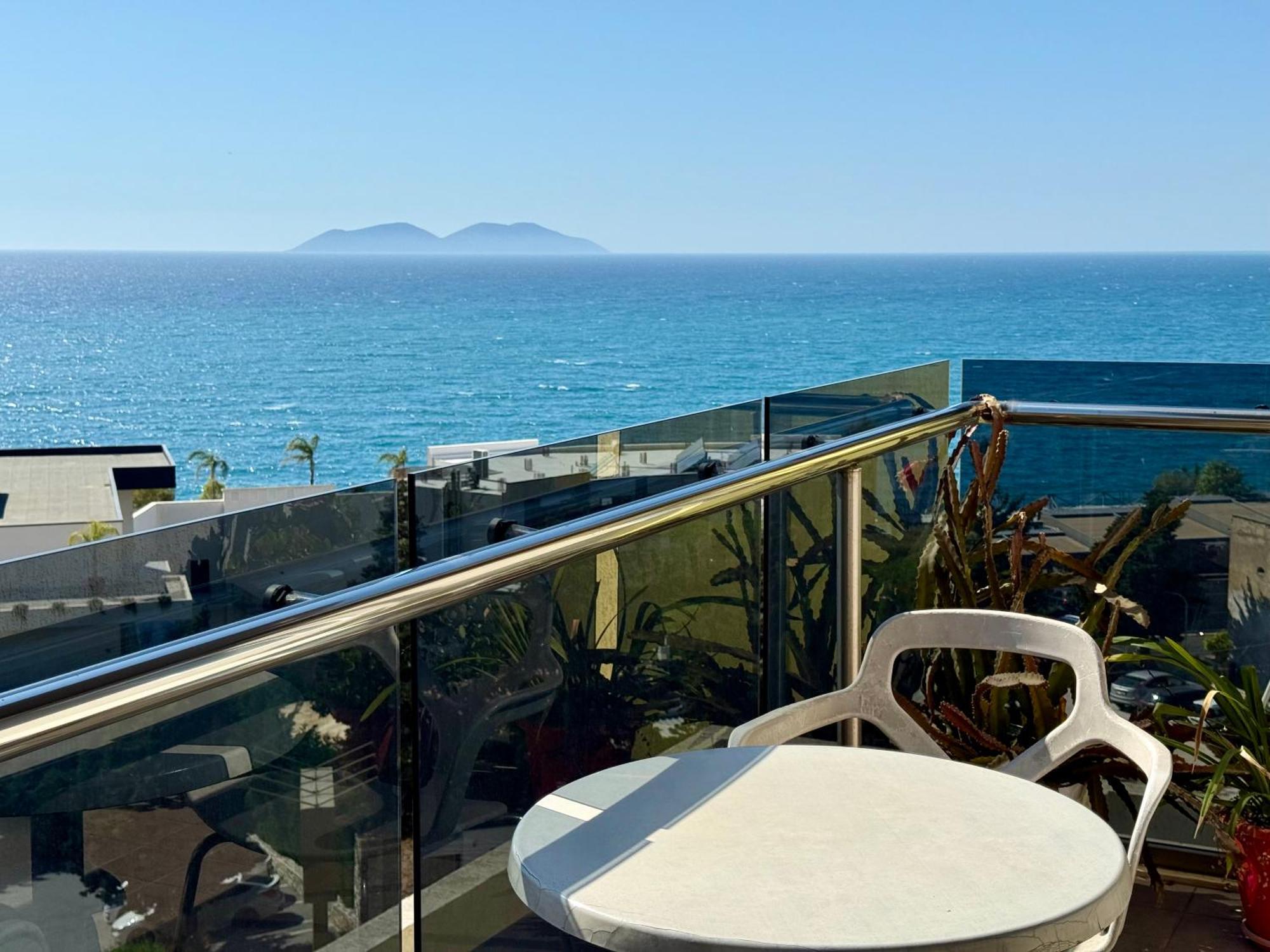 Spectacular Seaview Apartment Vlore Exterior photo